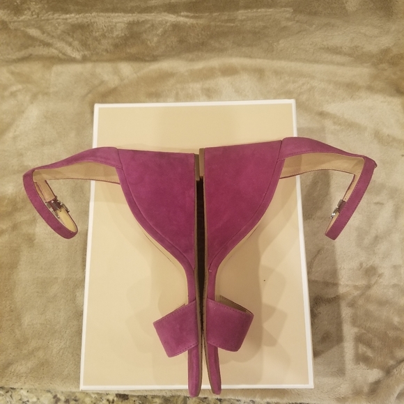 Michael Kors Fiona Wedge Suede Dark  Fuschia/Garnet - Picture 7 of 10